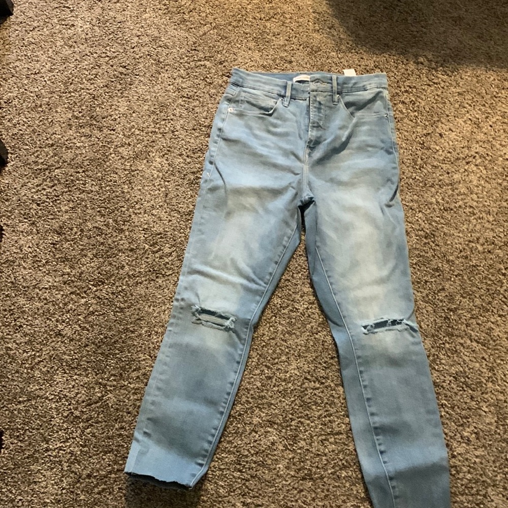Never worn lighter color Good American jeans